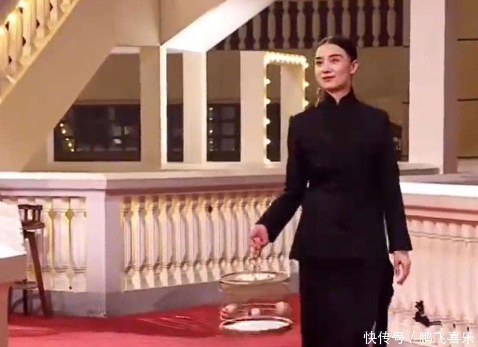 三当三？45岁宋佳旧造型被扒再惹一身骚开元棋牌app风流成性、陪睡上位、知